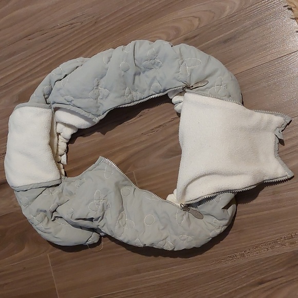 Easy brand carseat cover - Picture 2 of 3